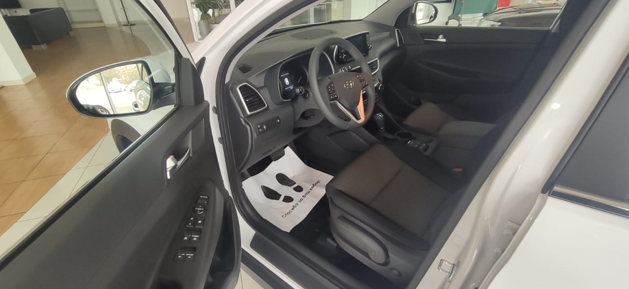 Hyundai Tucson 2.0 л., 16-кл., (150 л.с.) 6-ти ступенчатый автомат, белый 2020