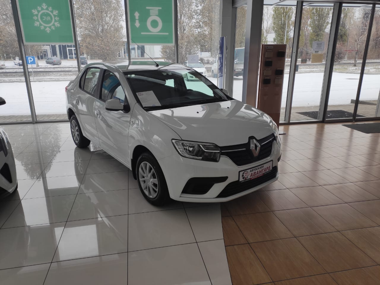 Renault LOGAN седан 1.6 л., 8-кл., (82 л.с.) 5МТ Life Белый 2020 | Купить  новый автомобиль в Донецке ДНР, в наличии и под заказ | Автосалон Авангард