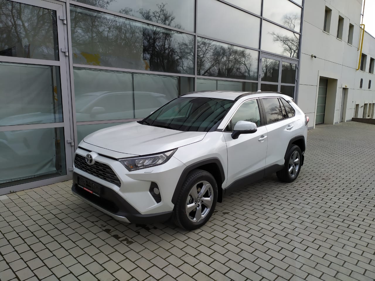 Toyota RAV4, 2.0 (149 л.с.), CVT, 2 WD, 2021 | Купить новый автомобиль в  Донецке ДНР, в наличии и под заказ | Автосалон Авангард