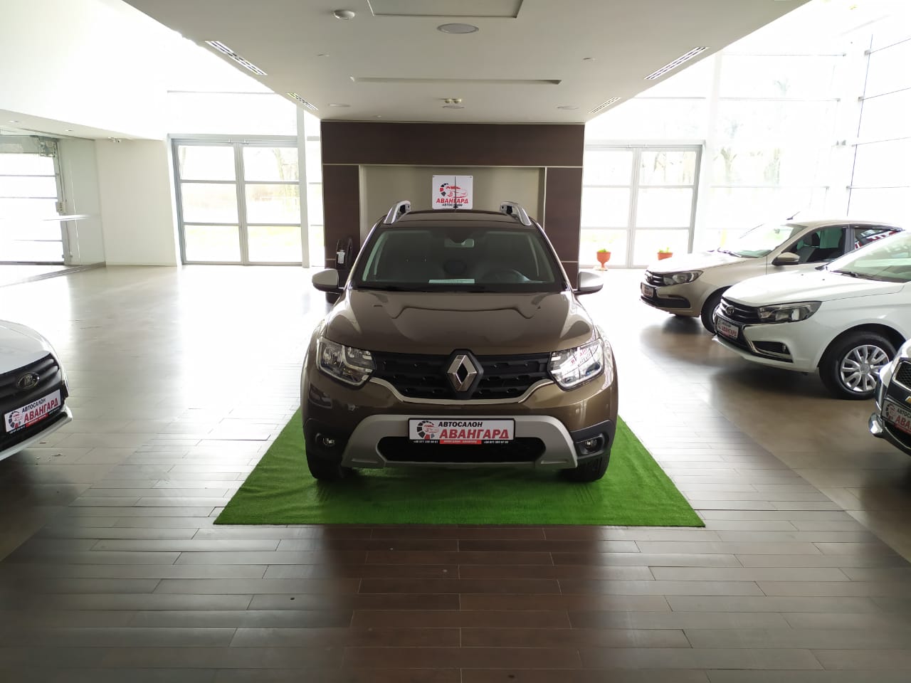 НОВЫЙ RENAULT DUSTER 1.6 л 16 кл. МКП6, Drive 4х4, Серо-коричневый металлик  Tenakuru, новинка 2021 | Купить новый автомобиль в Донецке ДНР, в наличии и  под заказ | Автосалон Авангард