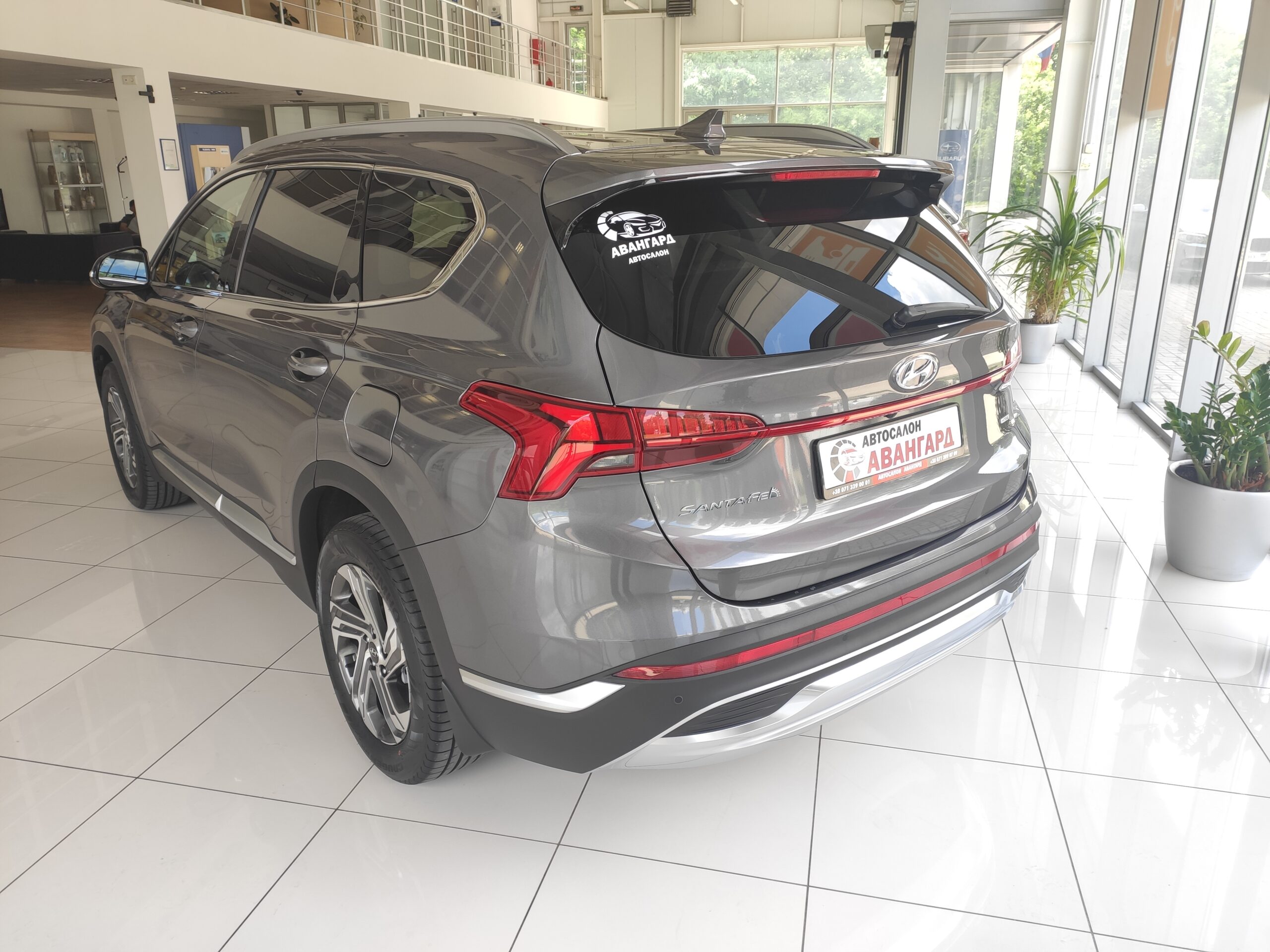 Новый HYUNDAI SANTA FE (САНТА ФЭ) 2.5 (180 л.с.) — 6АТ Prestige + пакет  Smart Sense. Серый. 2021 | Купить новый автомобиль в Донецке ДНР, в наличии  и под заказ | Автосалон Авангард