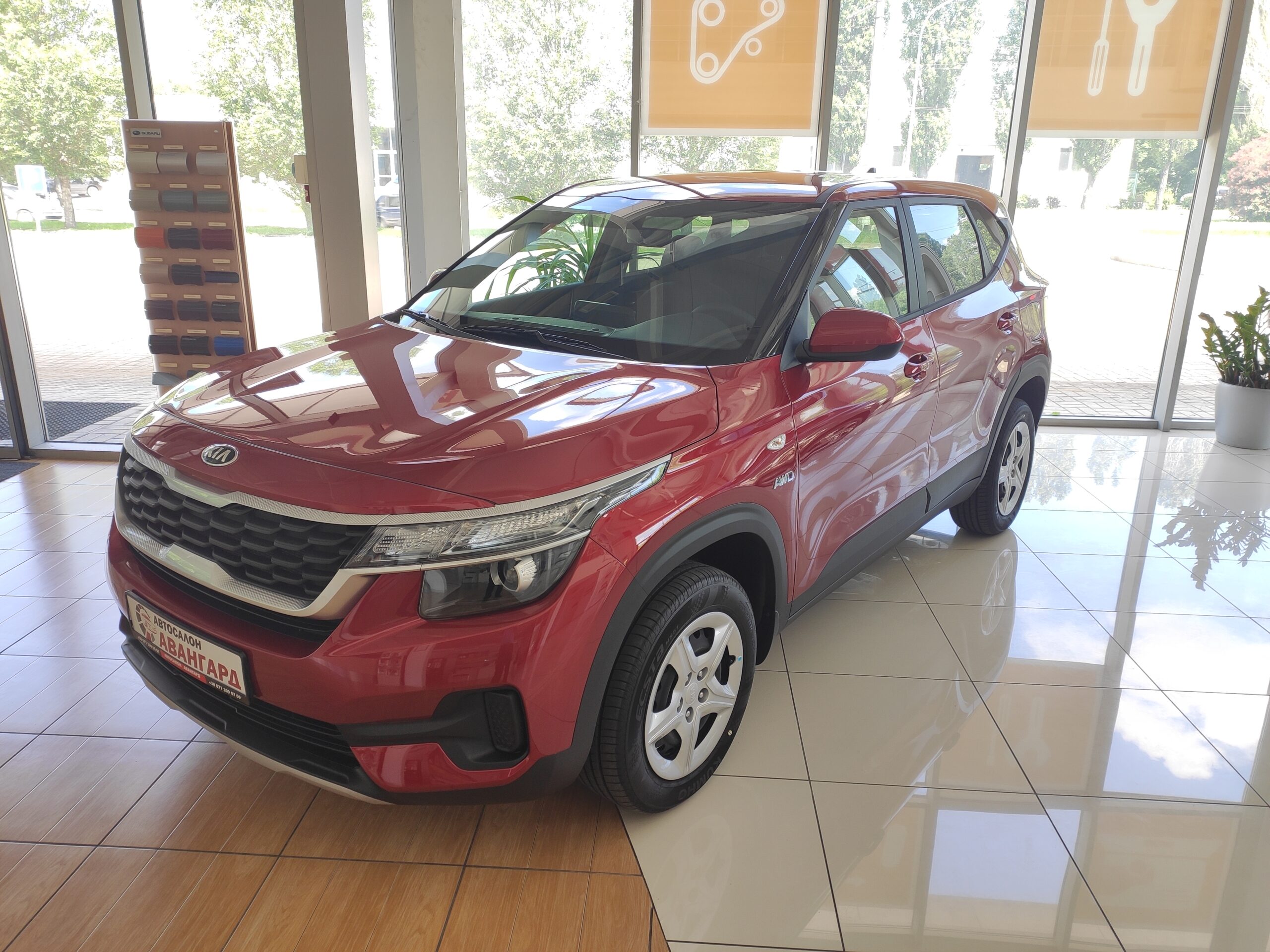 KIA Seltos (КИА Селтос) 1.6 MPI (121 л.с.) Механика (6MT). Бензин. Привод  полный. Красный. Comfort. 2021 | Купить новый автомобиль в Донецке ДНР, в  наличии и под заказ | Автосалон Авангард