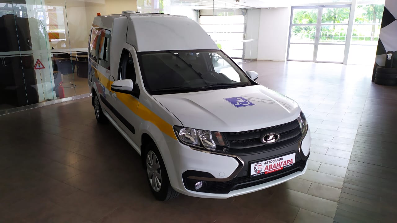 Социальное такси Lada Largus 1.6 л 16-кл. (106 л.с.), 5МТ, Comfort, 5 мест, Белый 2021