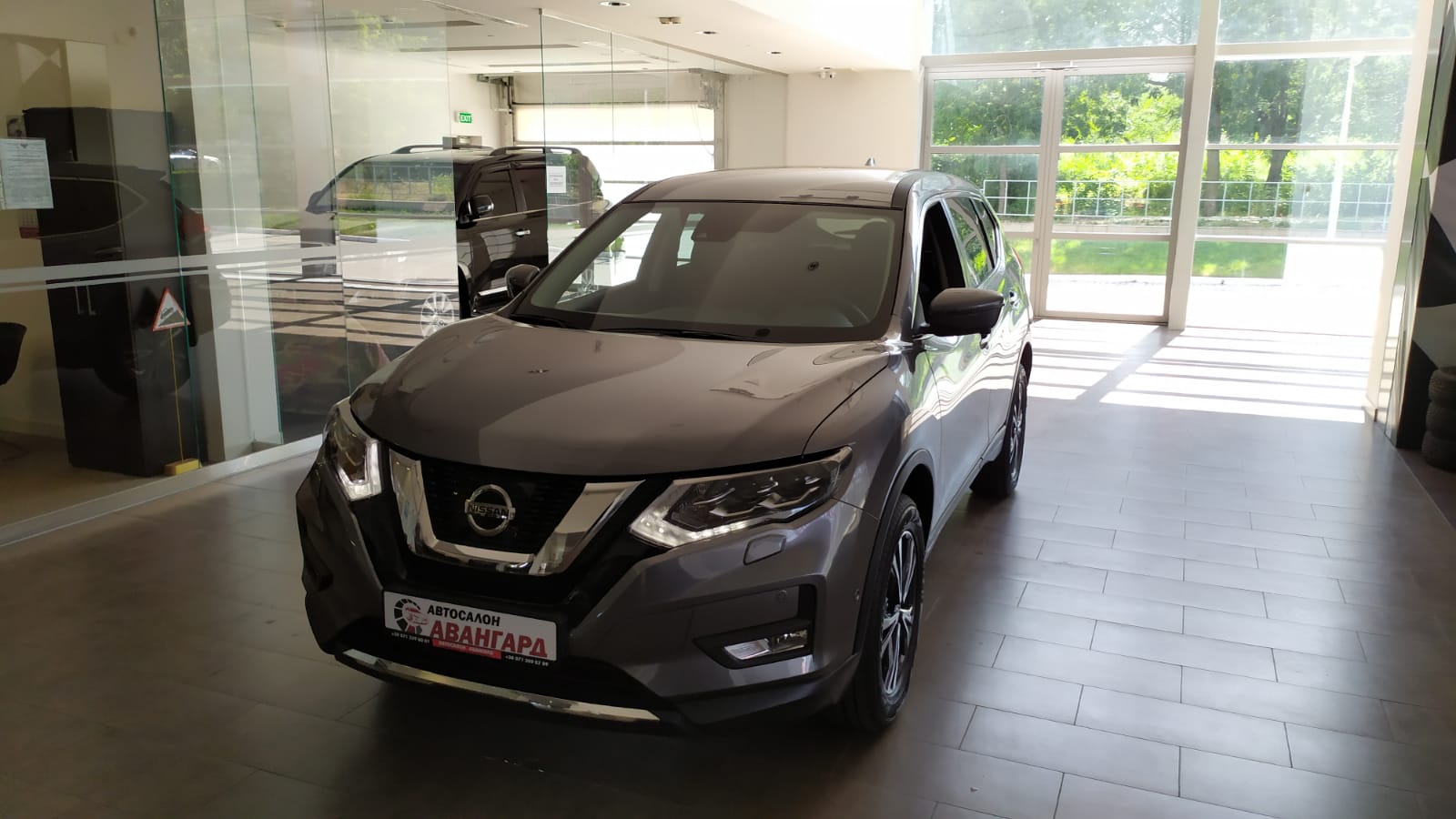 NISSAN X-TRAIL 2.0л (144 л. с.) 4WD CVT LE+. Серый. 2021 | Купить новый  автомобиль в Донецке ДНР, в наличии и под заказ | Автосалон Авангард