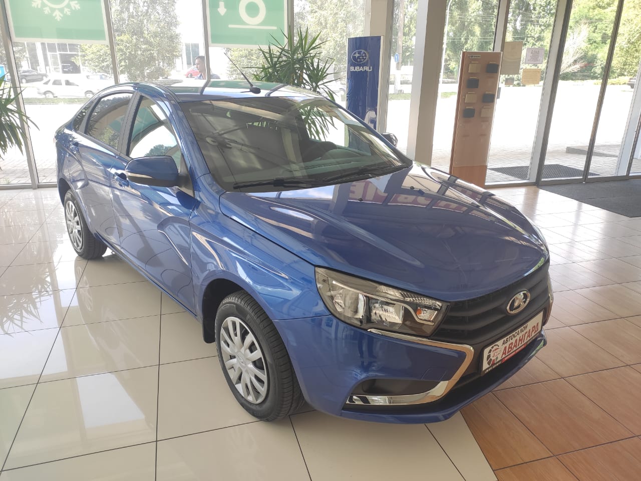 LADA VESTA СЕДАН 1.6 л 16-кл. (106 л.с.), 5МТ, Comfort, Ярко-синий  «Дайвинг» 2021 | Купить новый автомобиль в Донецке ДНР, в наличии и под  заказ | Автосалон Авангард