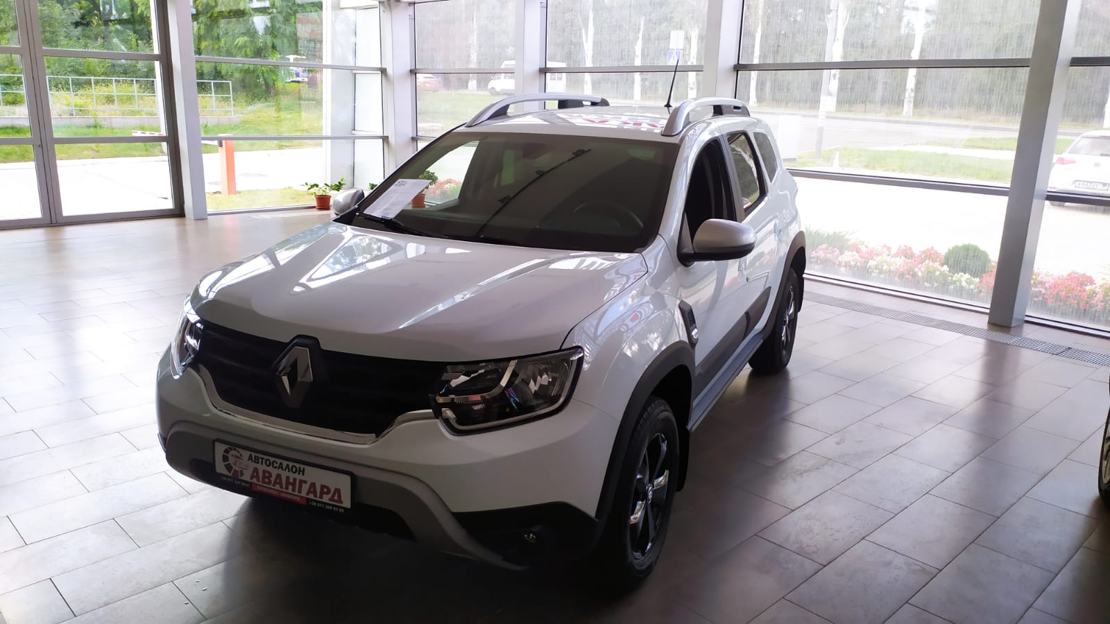 Renault Duster универсал. 1.6 л., 16-кл., (117л.с.) МКП6, 4х4, Drive. Белый  2021 | Купить новый автомобиль в Донецке ДНР, в наличии и под заказ |  Автосалон Авангард