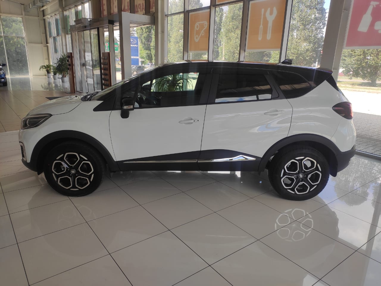 Renault KAPTUR 1.6 л., 16-кл., (114л.с.) CVT X-Tronic, 4х2. Style. Белый с  черной крышей. Донецк ДНР | Купить новый автомобиль в Донецке ДНР, в  наличии и под заказ | Автосалон Авангард