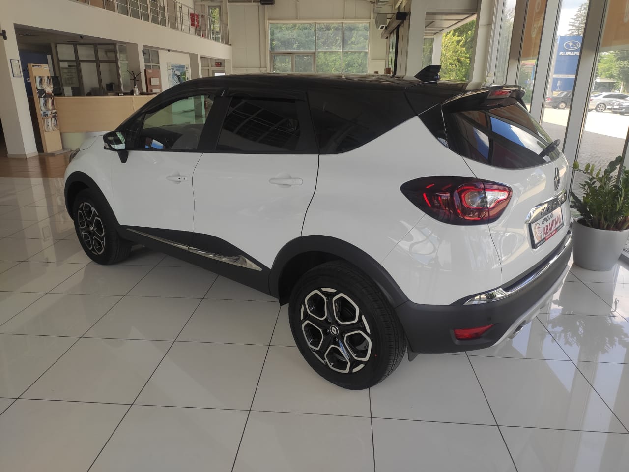 Renault KAPTUR 1.6 л., 16-кл., (114л.с.) CVT X-Tronic, 4х2. Style. Белый с  черной крышей. 2021 | Купить новый автомобиль в Донецке ДНР, в наличии и  под заказ | Автосалон Авангард