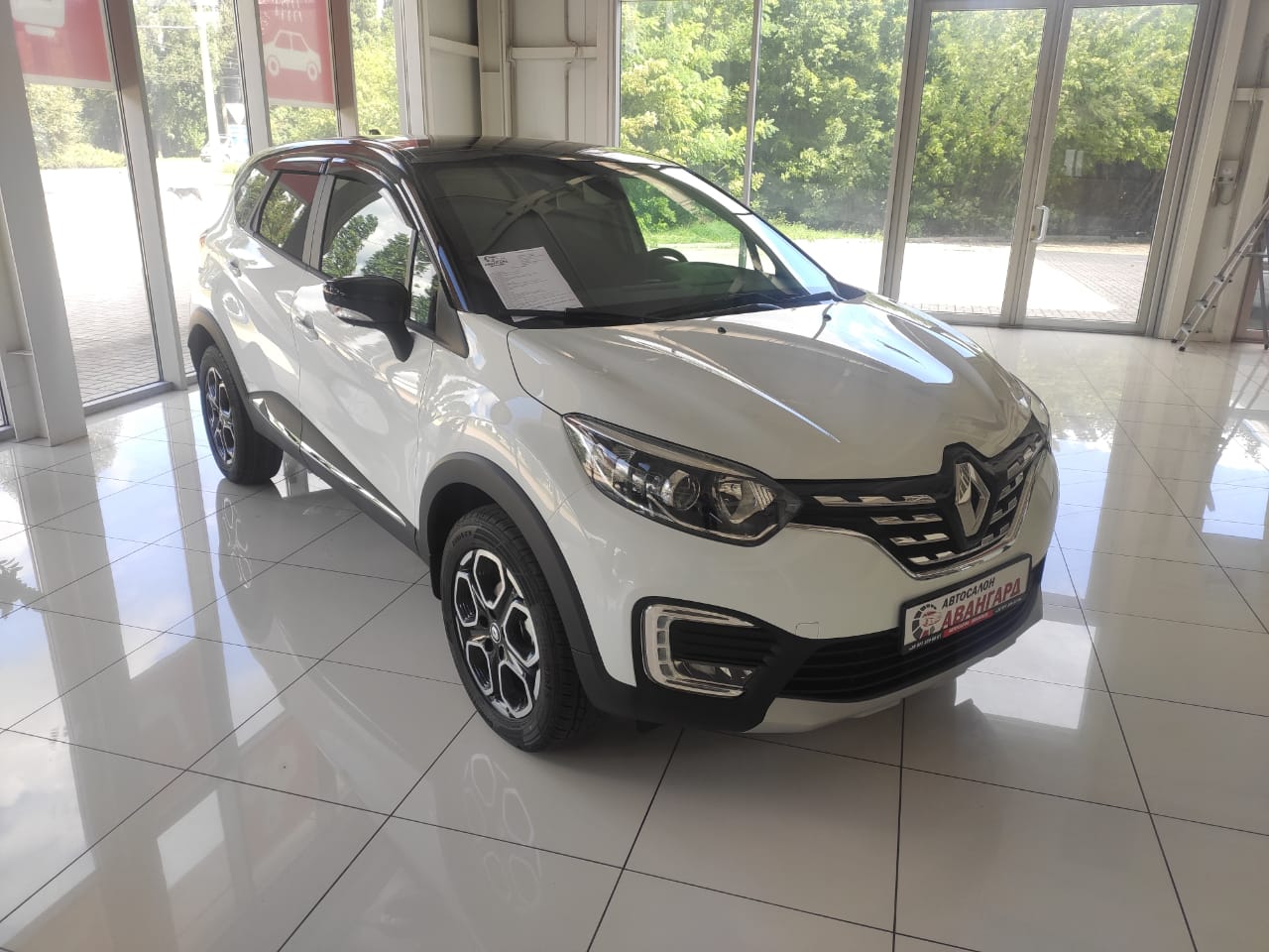 Renault KAPTUR 1.6 л., 16-кл., (114л.с.) CVT X-Tronic, 4х2. Style. Белый с черной  крышей. 2021 | Купить новый автомобиль в Донецке ДНР, в наличии и под заказ  | Автосалон Авангард