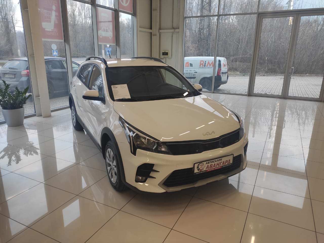 Kia Rio X 1.6 л., 16-кл., (123л.с.) 6MT. Comfort. Белый. 2021 | Купить  новый автомобиль в Донецке ДНР, в наличии и под заказ | Автосалон Авангард