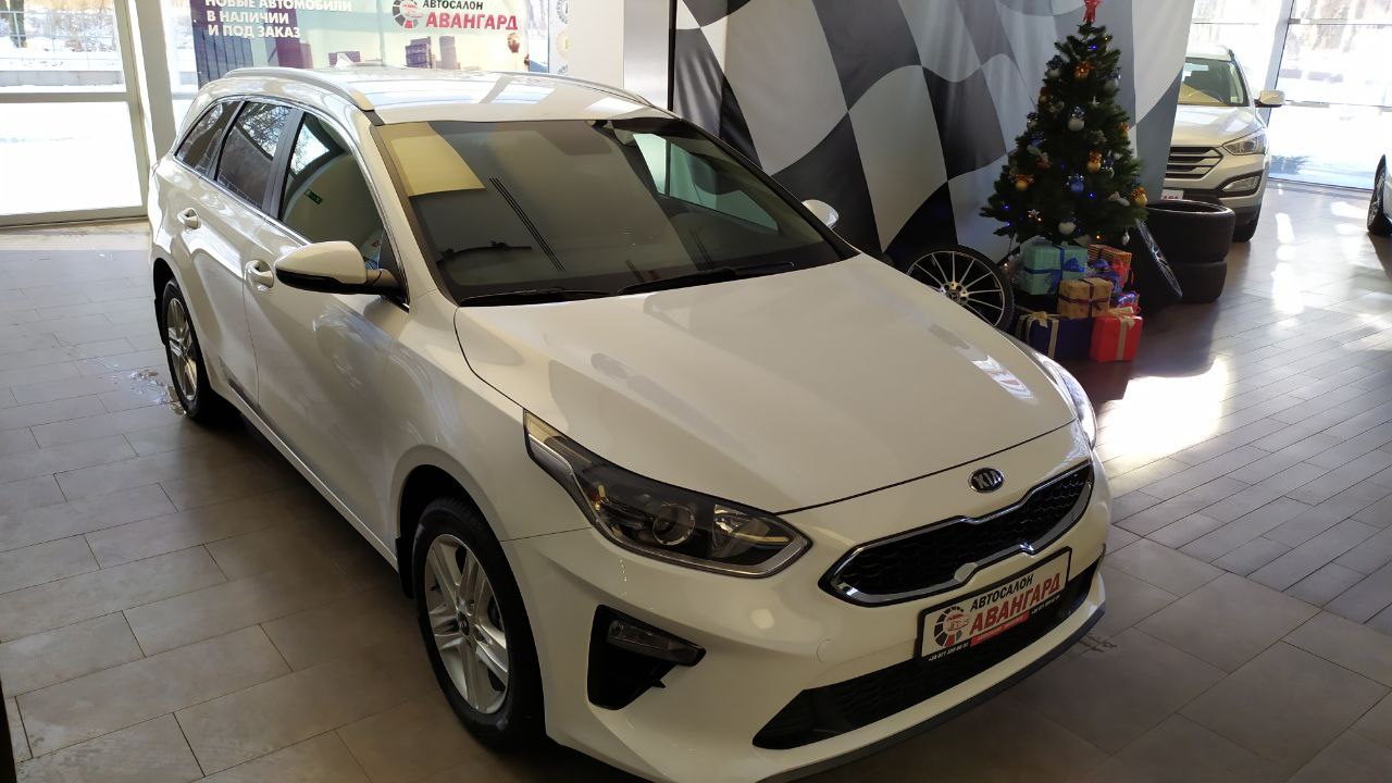 Kia Ceed SW 1.6 (128 л.с.) 6АТ. Prestige. Белый. 2021 | Купить новый  автомобиль в Донецке ДНР, в наличии и под заказ | Автосалон Авангард