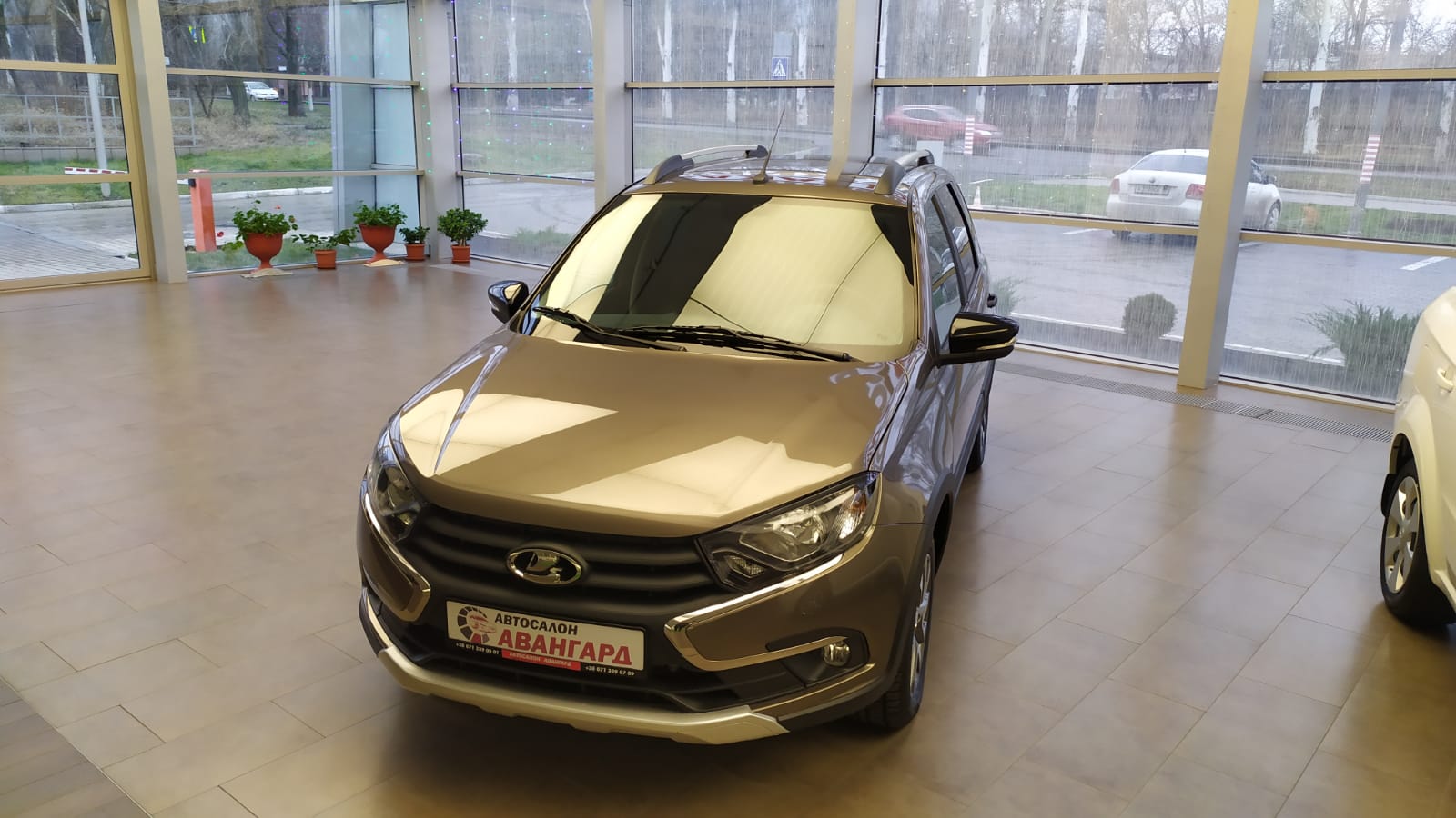 LADA GRANTA CROSS 1.6 л 16-кл. (106 л.с.), 5МТ, Luxe, Золотисто-коричневый « Кориандр» 2021 | Купить новый автомобиль в Донецке ДНР, в наличии и под  заказ | Автосалон Авангард