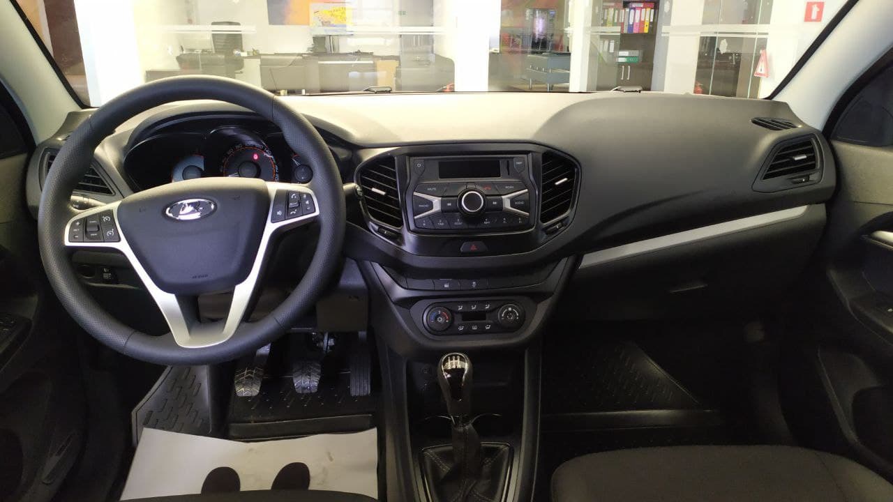 Lada Vesta SW 1.6 16 кл. 106 л.с. 5 МТ. Comfort + пакет Легкосплавные диски  R16, 2021 | Купить новый автомобиль в Донецке ДНР, в наличии и под заказ |  Автосалон Авангард