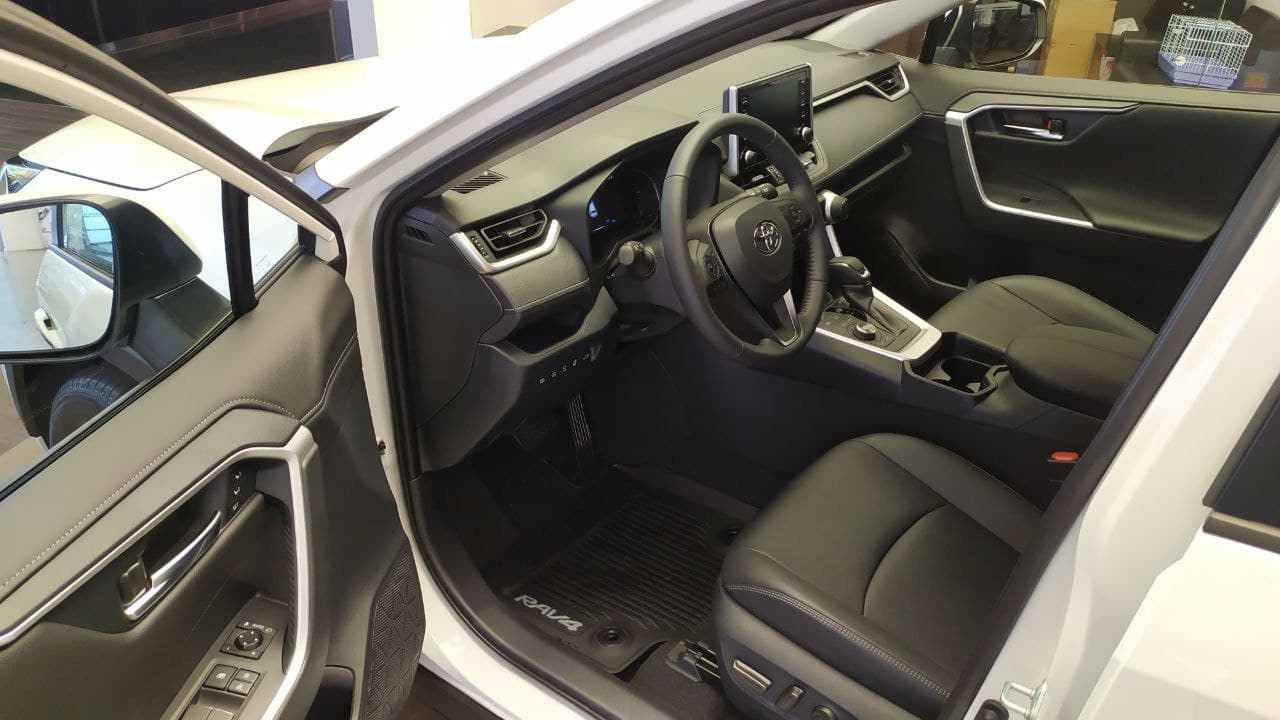 Toyota RAV4 2.0 150 л.с. CVT (вариатор) 4WD комплектации Престиж Safety 2021 года выпуска.