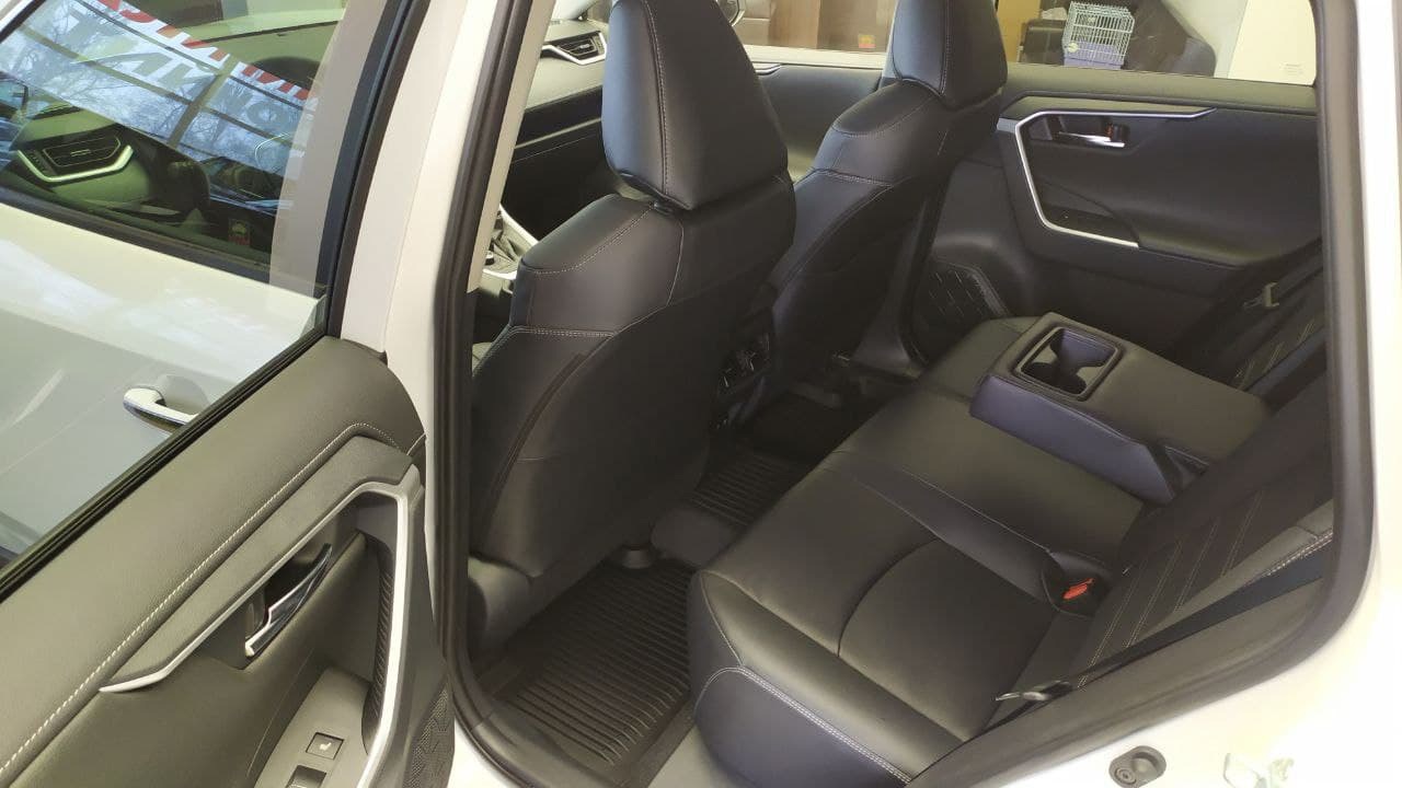 Toyota RAV4 2.0 150 л.с. CVT (вариатор) 4WD комплектации Престиж Safety 2021 года выпуска.