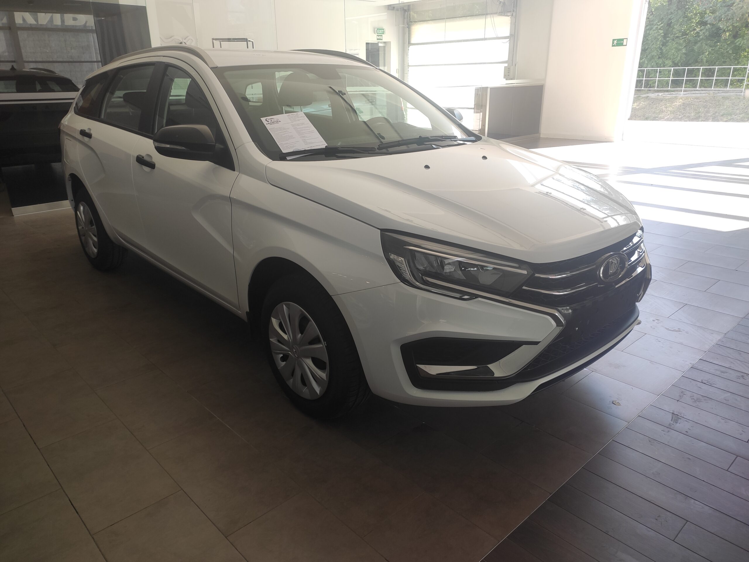 LADA VESTA SW 1.6 л. 16-кл. (106 л.с.) 5MT. Comfort’24. Белый. 2024